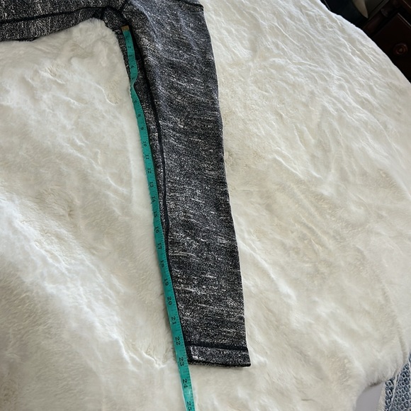 Lululemon Raw Edge Legging - Picture 10 of 10